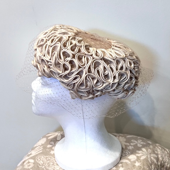 Vintage Strawbridge & Clothier Veiled Fascinator Hat - Picture 5 of 7